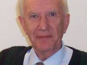 Prof. Tornow Gives Invited Talk