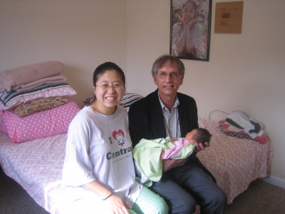 Grad Student Zhang Welcomes Daughter