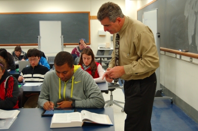 Dean Katsouleas Teaches Mechanics Recitation Section